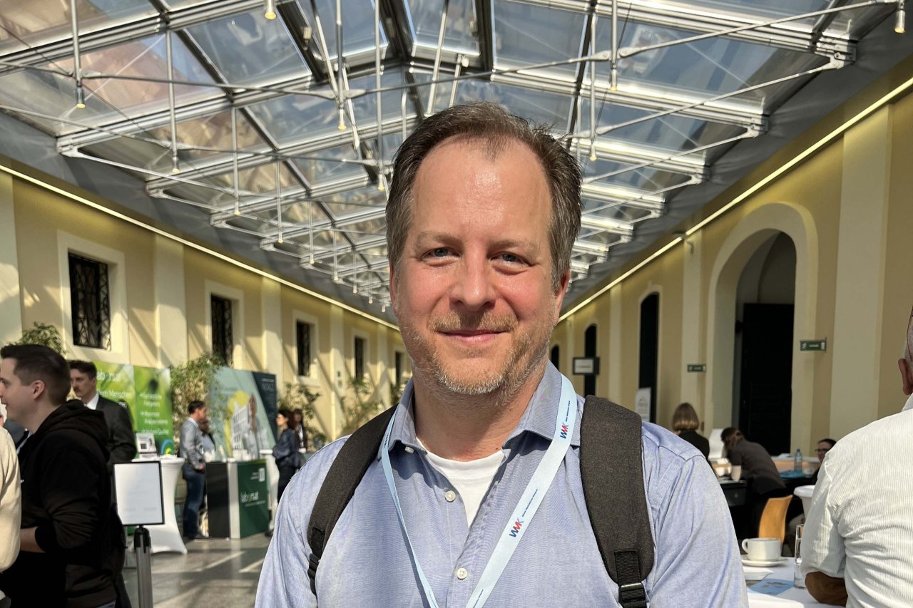 Ein Porträt eines Arztes.