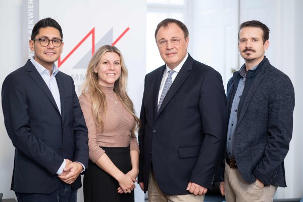 Die Kurie der angestellten Ärzte der Kammer für Ärztinnen und Ärzte in Wien: Eduardo Maldonado-González, Lisa Leutgeb, Dieter Kölle und Benjamin Glaser (v.l.)